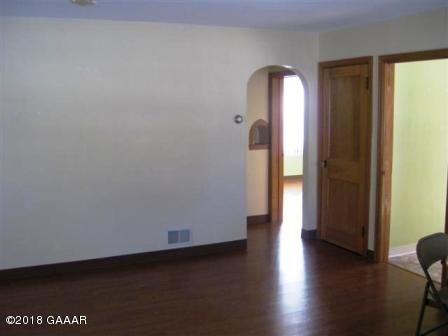 306 E 2nd St, Morris, MN 56267
