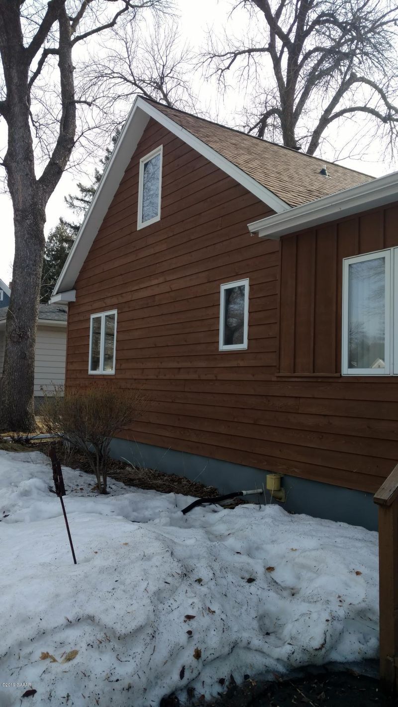 104 South St, Morris, MN 56267