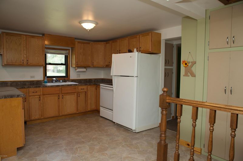 515 Larson Ave, Ashby, MN 56309