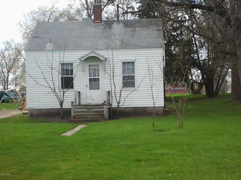 151 W Union Ave, Nelson, MN 56355