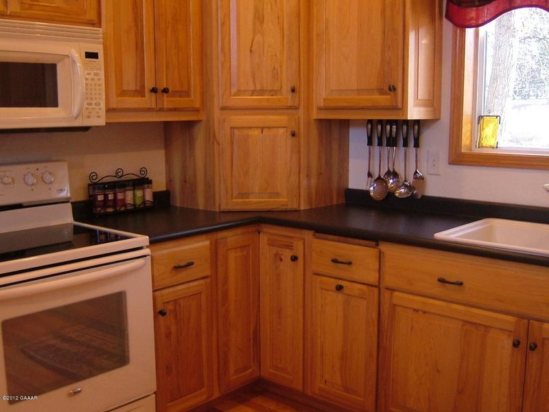 1106 N Mckay Ave NE, Alexandria, MN 56308