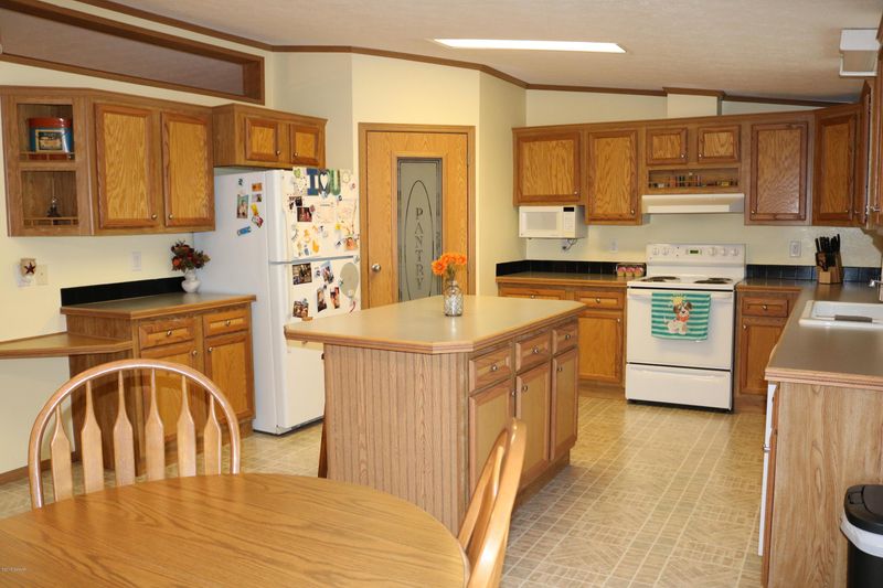 404 E 3rd St, Donnelly, MN 56235