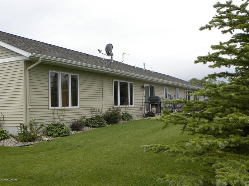 2093 6th E #none, Alexandria, MN 56308
