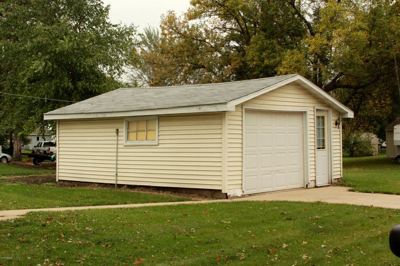 440 Pleasant Ave S, Brooten, MN 56316