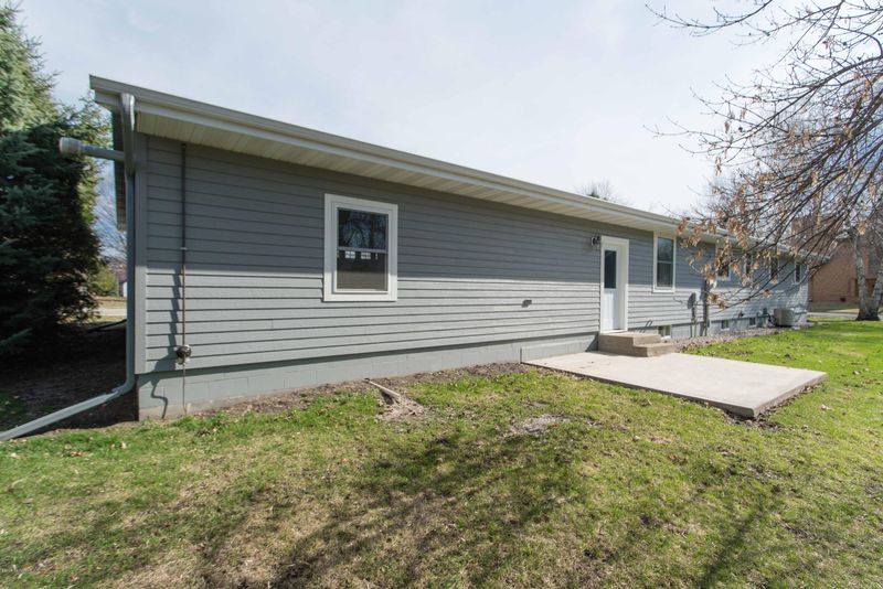 219 E Division St, Elbow Lake, MN 56531