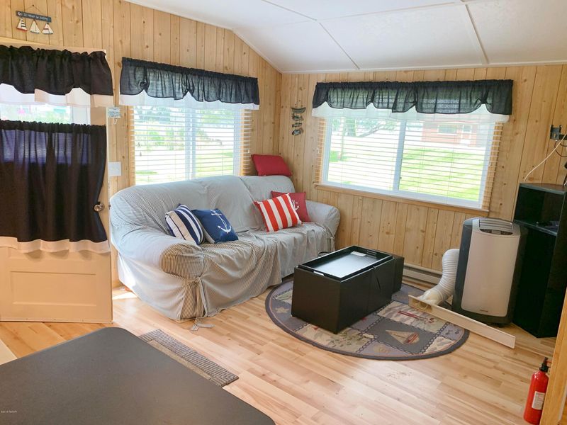 1606 Lake St E, Osakis, MN 56360