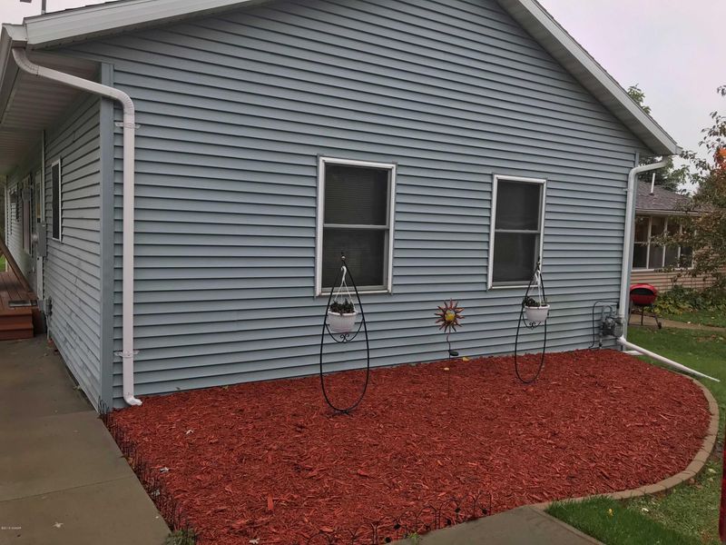 1025 Minnesota Ave E, Glenwood, MN 56334