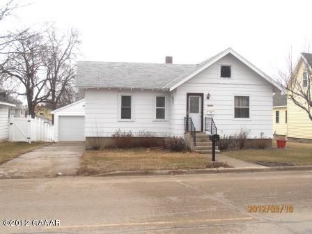 611 Getty St S, Sauk Centre, MN 56378