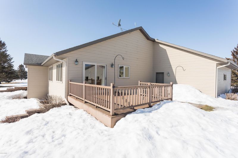 903 Curt Felt Dr, Alexandria, MN 56308