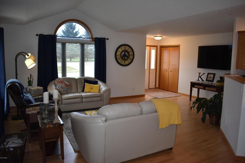 481 Voyager Dr, Alexandria, MN 56308