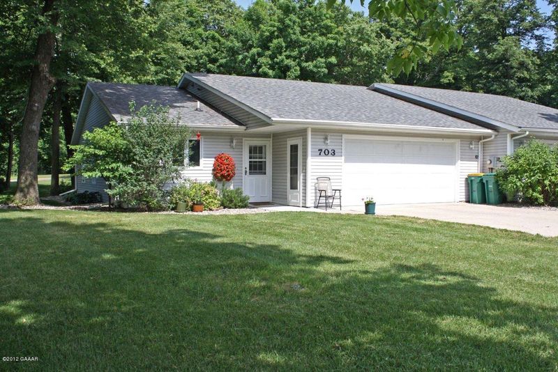 703 Edgewater Dr, Alexandria, MN 56308