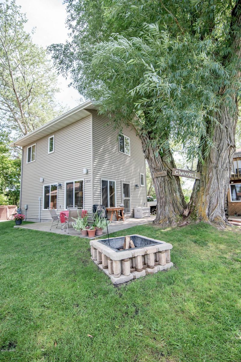 1604 Lake St E, Osakis, MN 56360