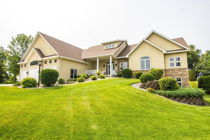 560 E Lake Geneva Rd NE, Alexandria, MN 56308