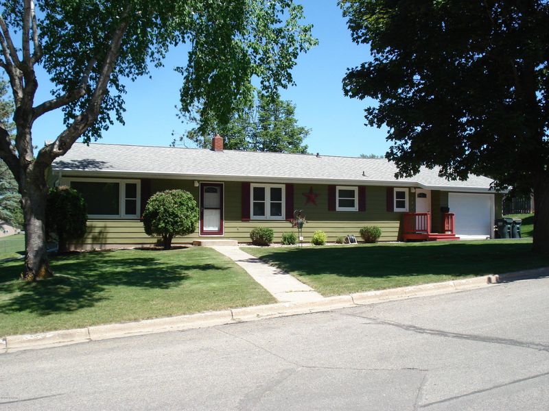 405 6th Ave SE, Glenwood, MN 56334