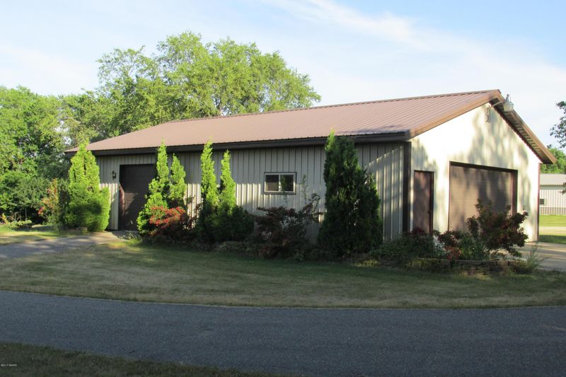 8623 S Union Lake Dr SE, Alexandria, MN 56308