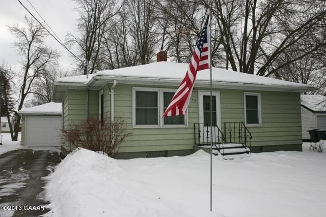409 Oak St W, Osakis, MN 56360
