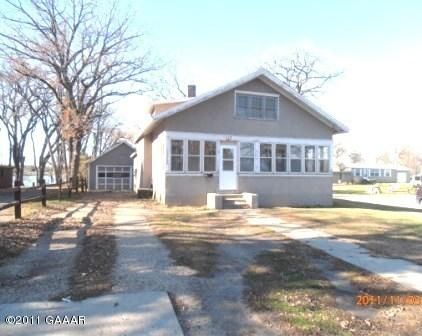 117 N Main St, Sauk Centre, MN 56378
