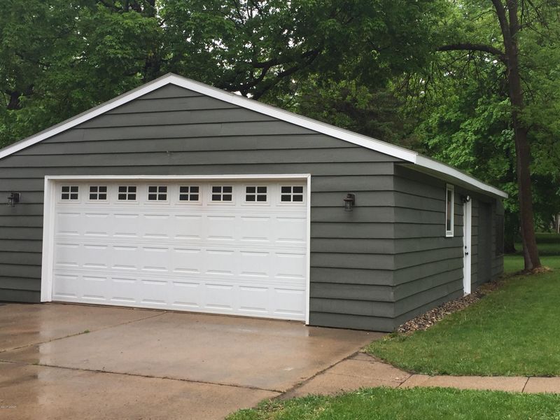 1406 S Darling Dr NW, Alexandria, MN 56308