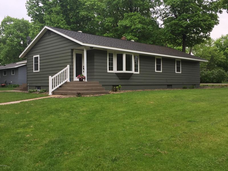 1406 S Darling Dr NW, Alexandria, MN 56308