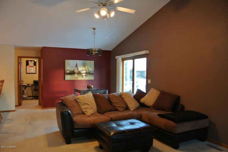 127 Bethesda St NW, Alexandria, MN 56308