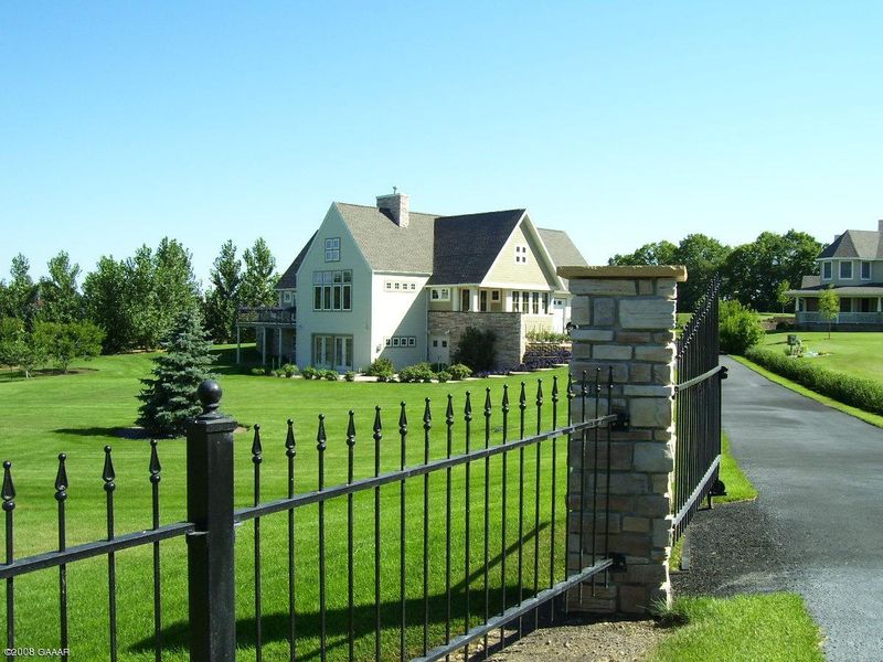 2383 Highland Trl SW, Alexandria, MN 56308