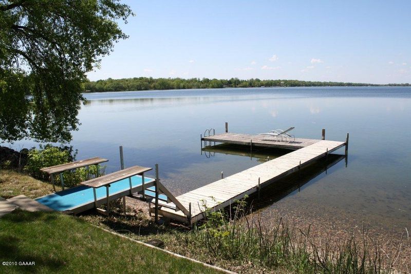 2806 Darling Dr, Alexandria, MN 56308