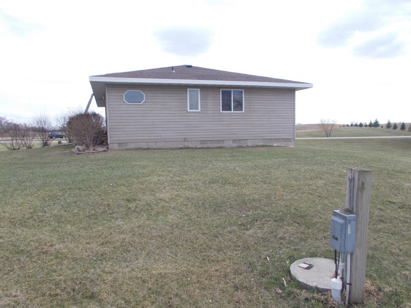 582 62nd Ave NW, Willmar, MN 56201