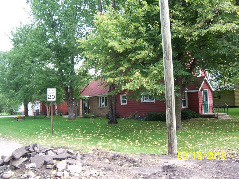 320 W Soo St, Parkers Prairie, MN 56361