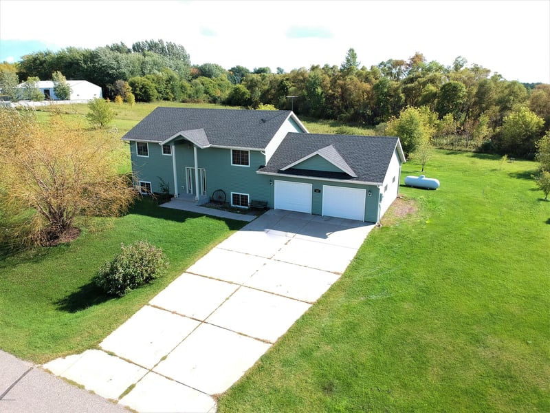 107 Sunset Dr, Saint Martin, MN 56376