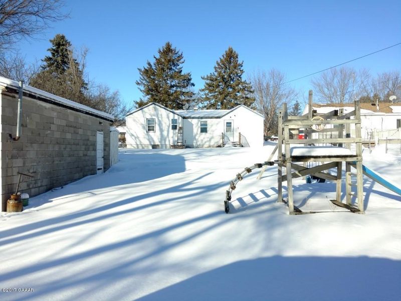 1218 Sunset Dr SW, Alexandria, MN 56308