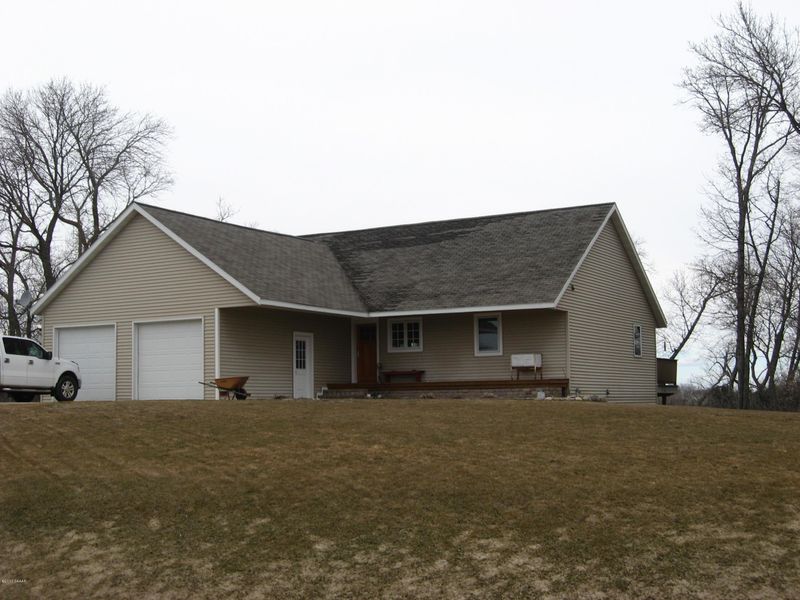 8616 S Union Lake Dr SE, Alexandria, MN 56308