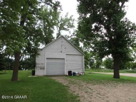 511 W 5th St, Morris, MN 56267