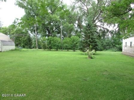 511 W 5th St, Morris, MN 56267