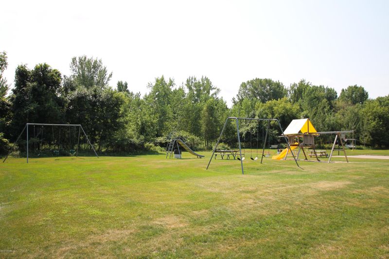944 Scenic Dr NE, Alexandria, MN 56308