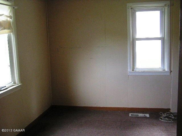 610 W 6th St, Morris, MN 56267