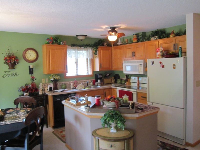 1904 E Golf Course Rd NE, Alexandria, MN 56308