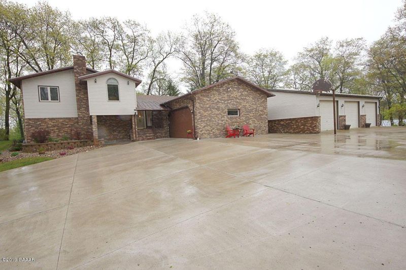 2204 Springdale Dr NE, Alexandria, MN 56308