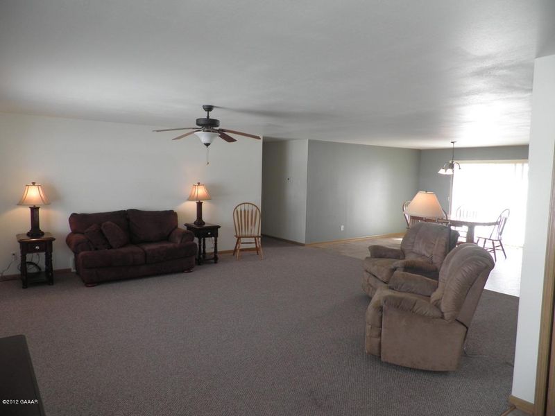 1111 Curt Felt Dr, Alexandria, MN 56308