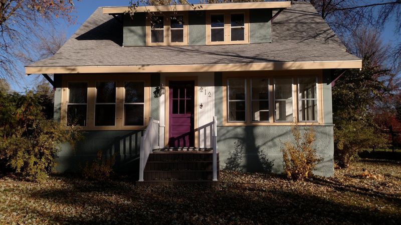 212 W Pike St, Osakis, MN 56360