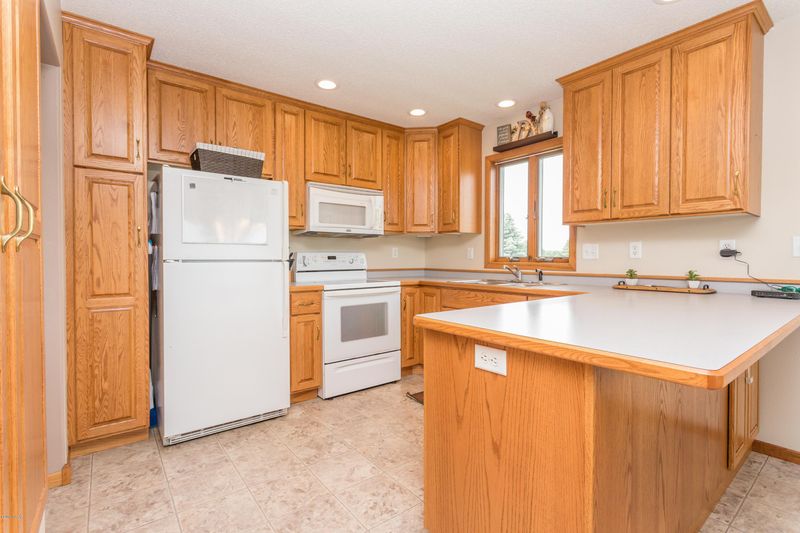 105 8th St W, Carlos, MN 56319