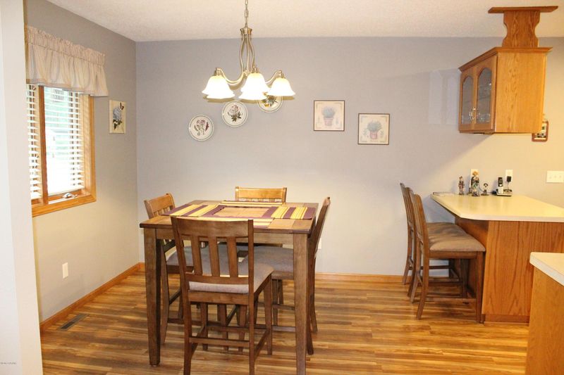 405 11th Ave E #6, Alexandria, MN 56308