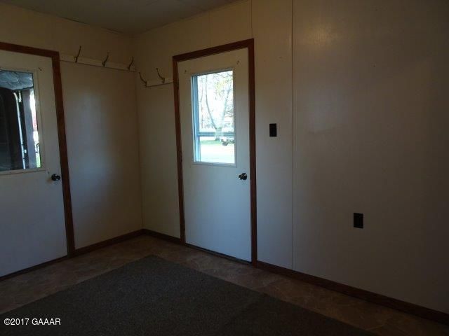 201 W Mill Ave, Nelson, MN 56355