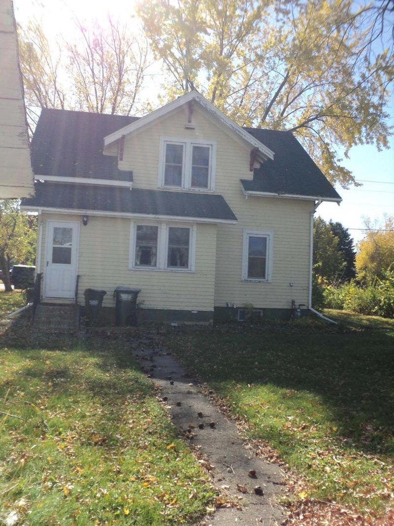 11 E Oak St, Osakis, MN 56360