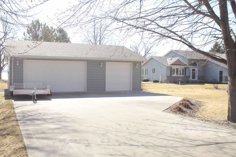 1457 W Latoka Dr SW, Alexandria, MN 56308