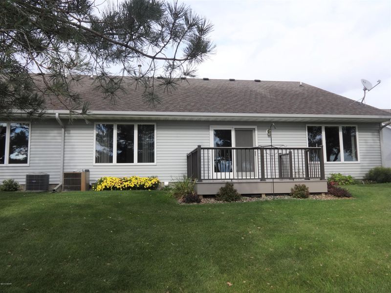 420 Voyager Dr NW, Alexandria, MN 56308