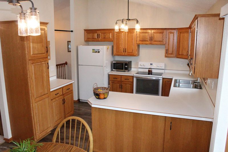 2405 Parkview Rd NE, Alexandria, MN 56308