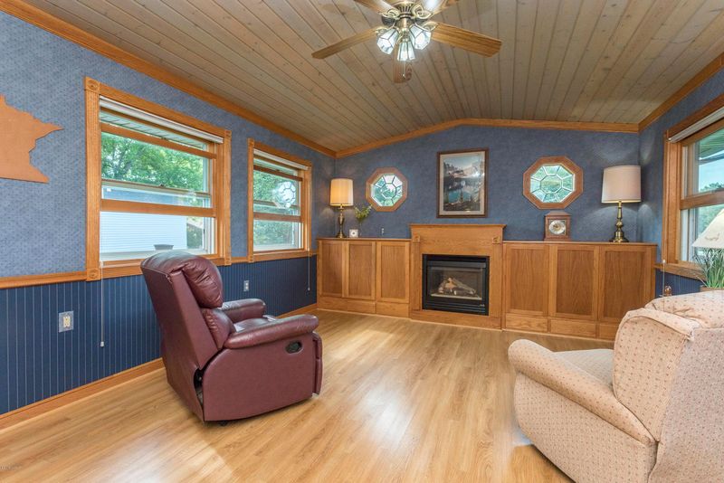 715 Nissen St, Alexandria, MN 56308