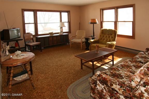 373 Schlosser Dr, Osakis, MN 56360