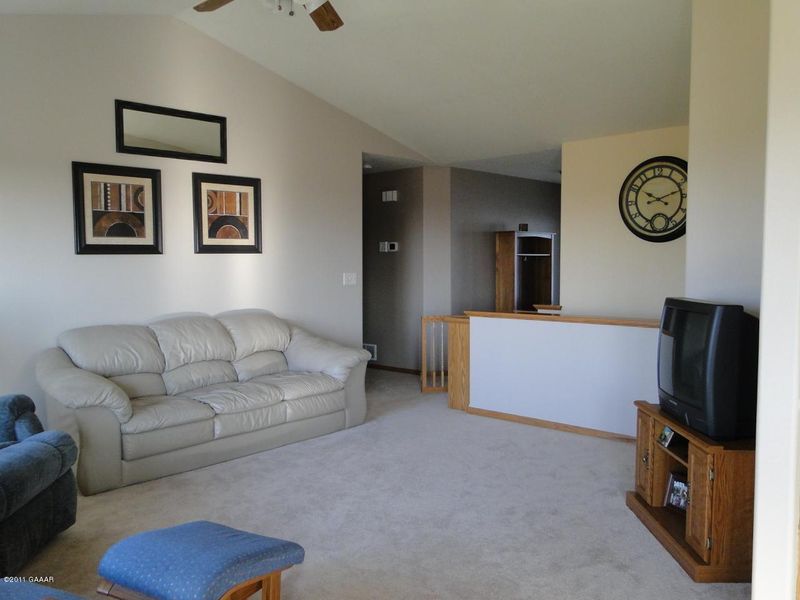 229 Poplar Ave, Lowry, MN 56349