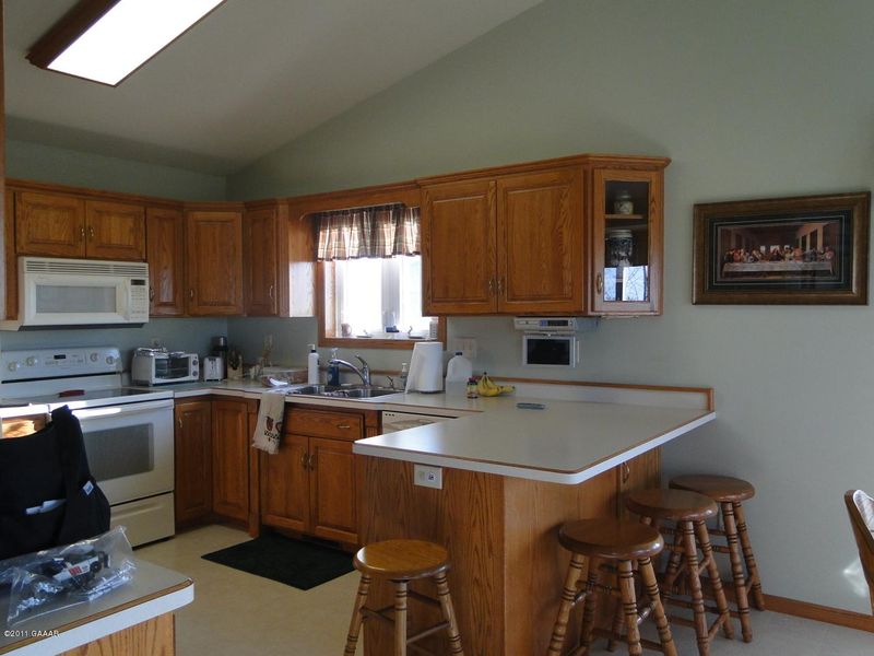 229 Poplar Ave, Lowry, MN 56349